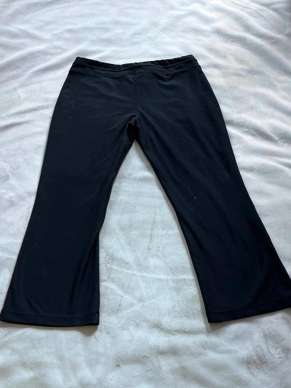 Nike Women’s Black Wide-Leg Capri Leggings